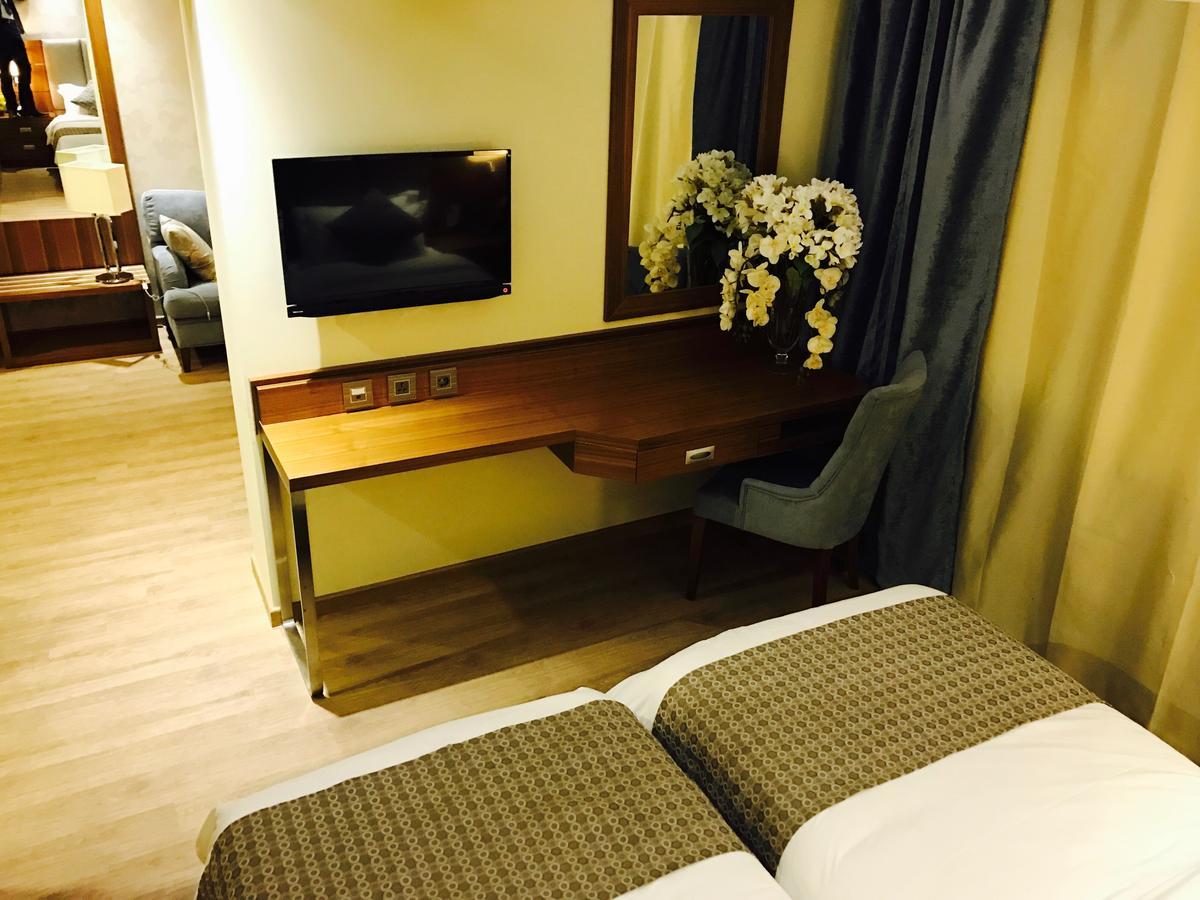 Gems Hotel Бейрут Экстерьер фото
